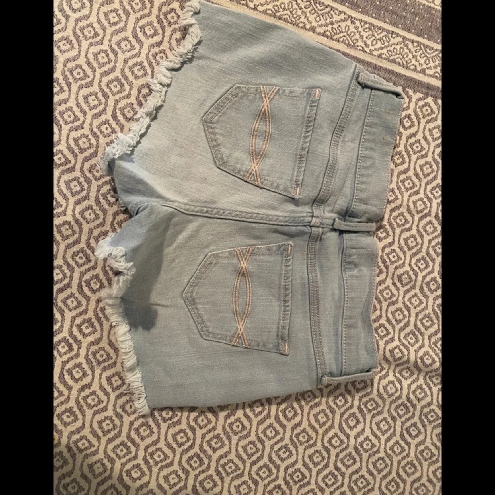 Abercrombie Kids Denim Cut Off Jean Shorts Light​​​​​​​​​ - Picture 6 of 8